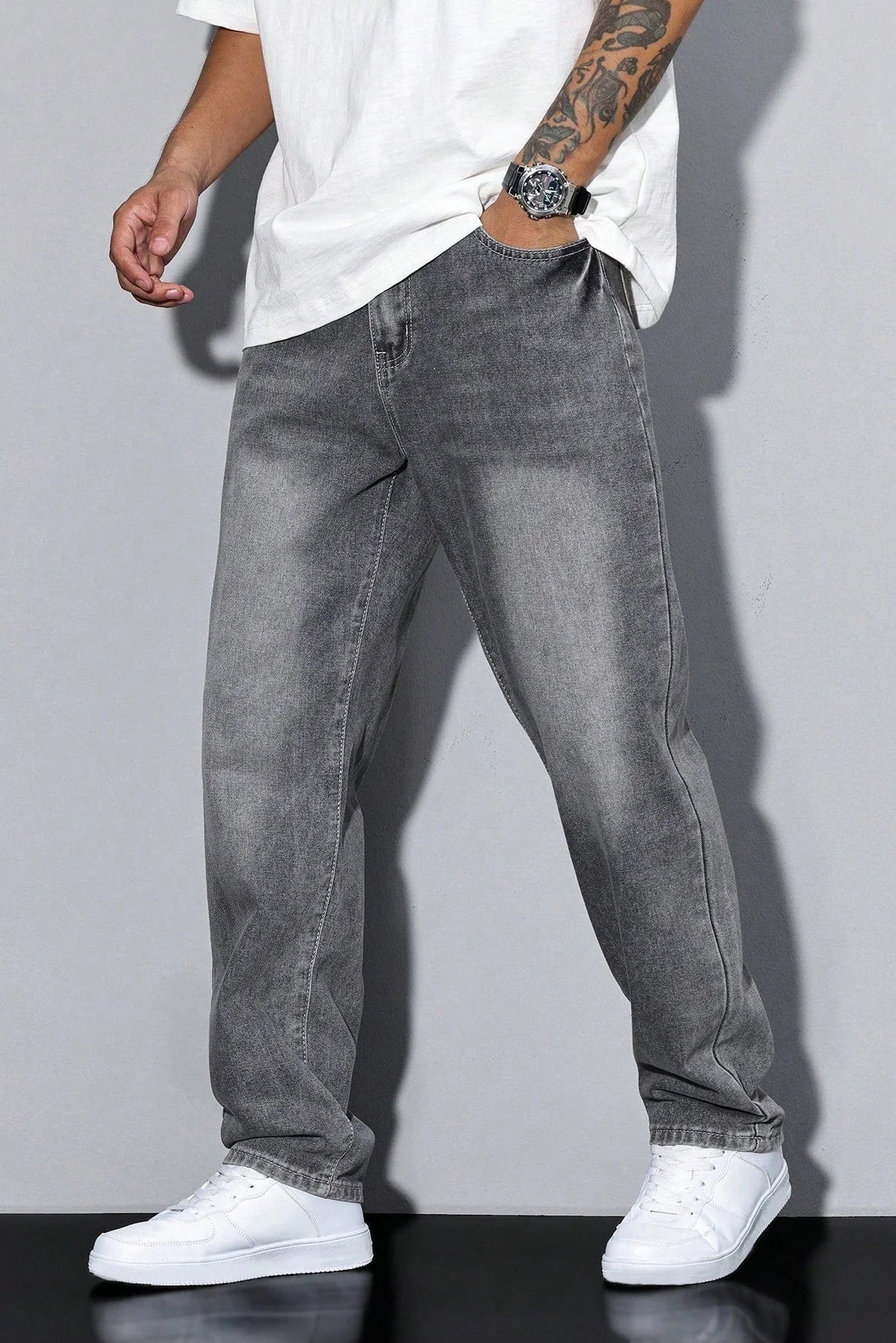 Straight Leg Denim Jeans – Washed Grey