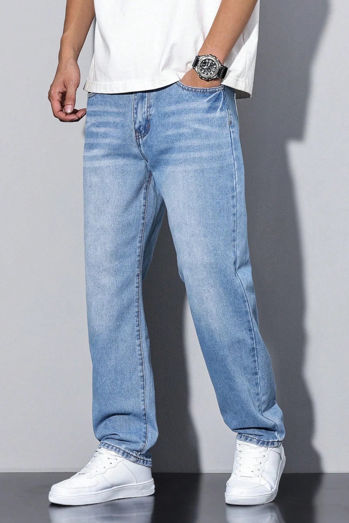 Straight Leg Denim Jeans – Light Blue