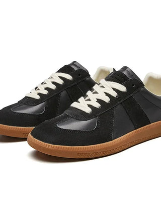 Retro Low Top Sneakers – Black